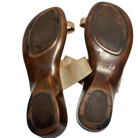 MOCHI Golden Toe Sandals Sz 38 - Picture 7 of 10